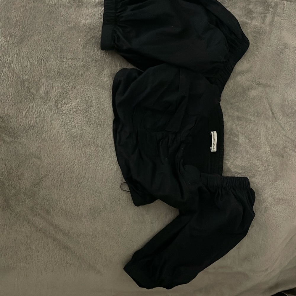 A black Abercrombie and Fitch with babydoll sleeves and stretchy material!